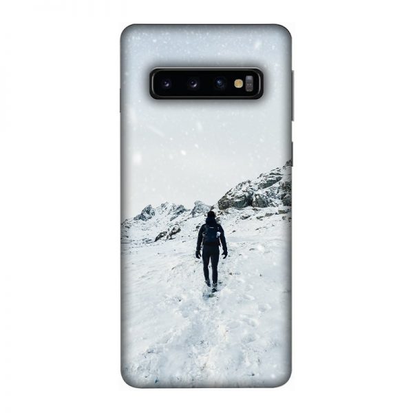 Trekker in Snow Samsung Galaxy S10 Mobile Cover