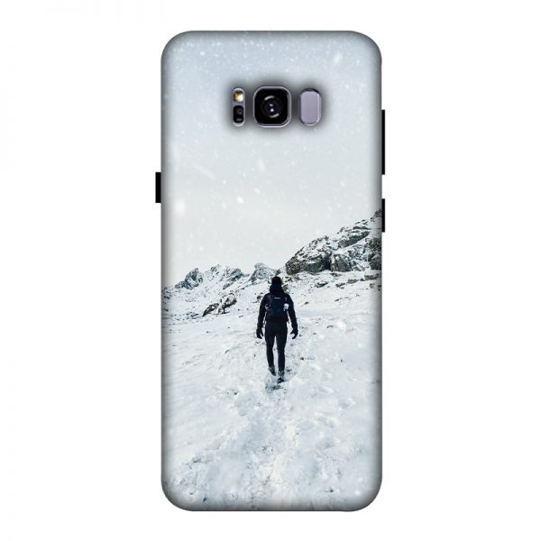 Trekker in Snow Samsung Galaxy S8 Mobile Cover